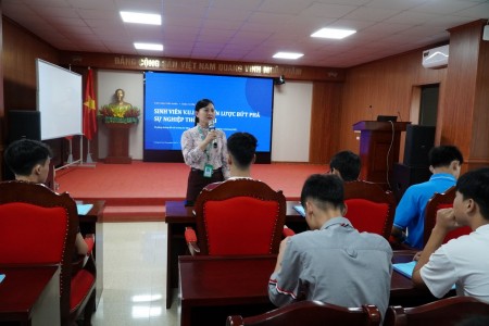Trường Đại học Công nghiệp Việt Trì tổ chức “Tuần công dân - Sinh viên” khóa tuyển sinh năm 2026